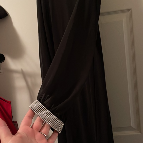 Women’s 18w cold shoulder mini dress with sheer sleeves and rhinestones - Picture 2 of 2